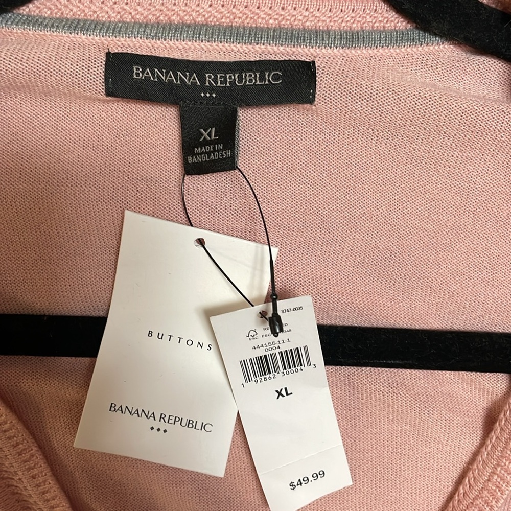 Banana Republic button down sweater. Size XL - Picture 3 of 4